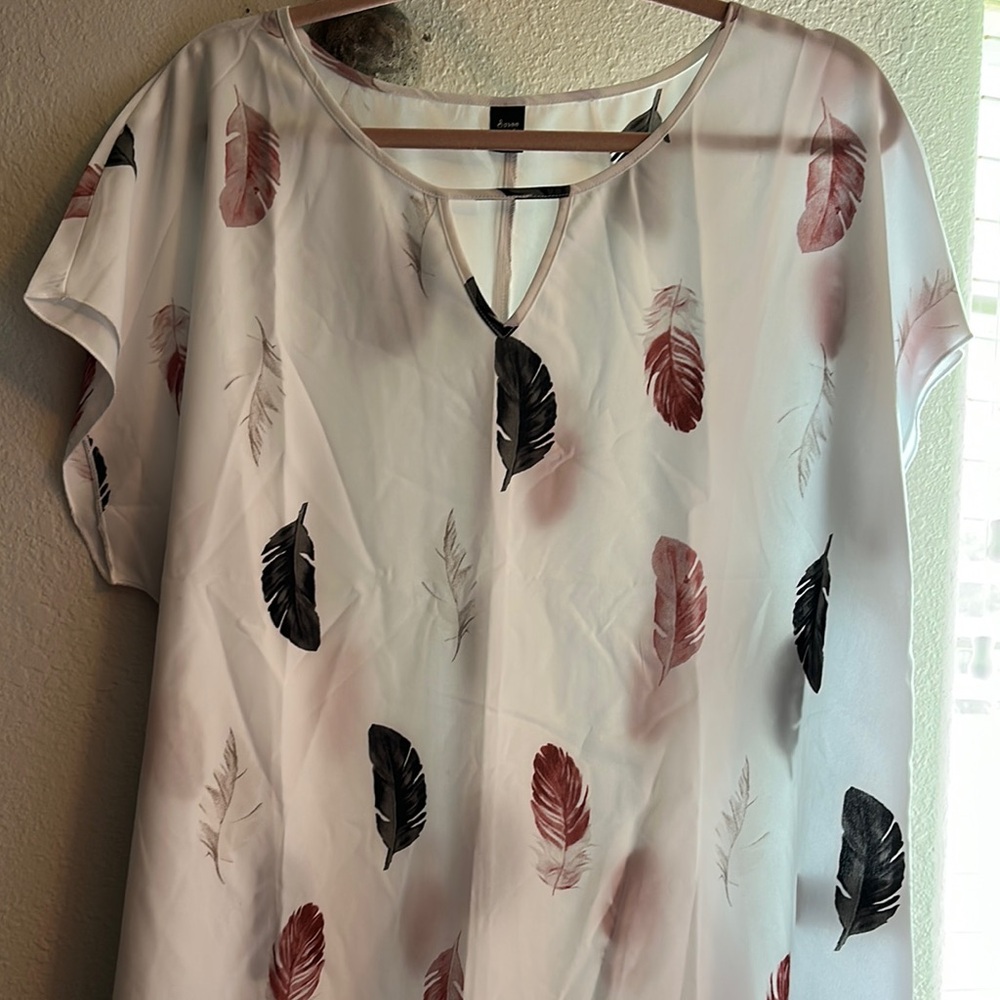 Women's Feather Print Top
